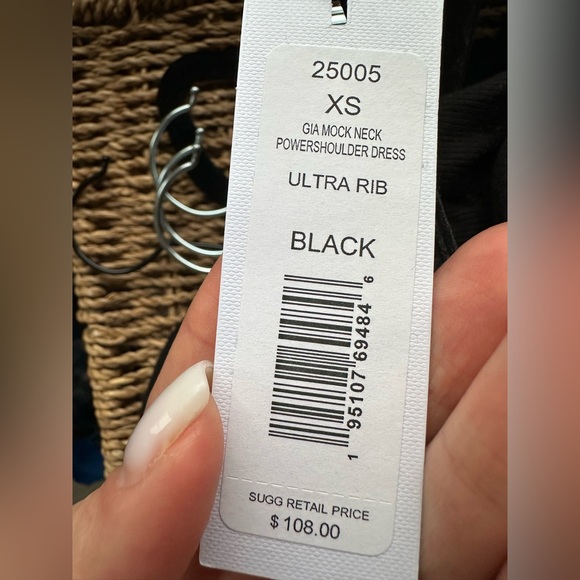 NWT MICHAEL STARS SIZE XS Gia Ribbed Power Shoulder Dress BLACK MINI - Picture 4 of 7